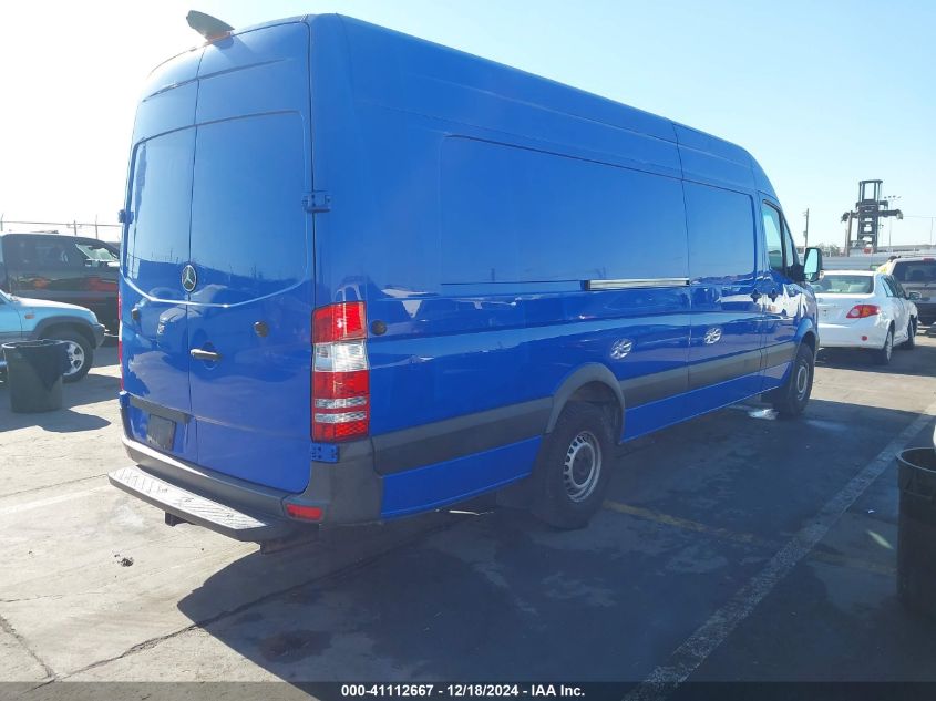 VIN WD3PE8CD4HP571940 2017 Mercedes-Benz Sprinter 2... no.4