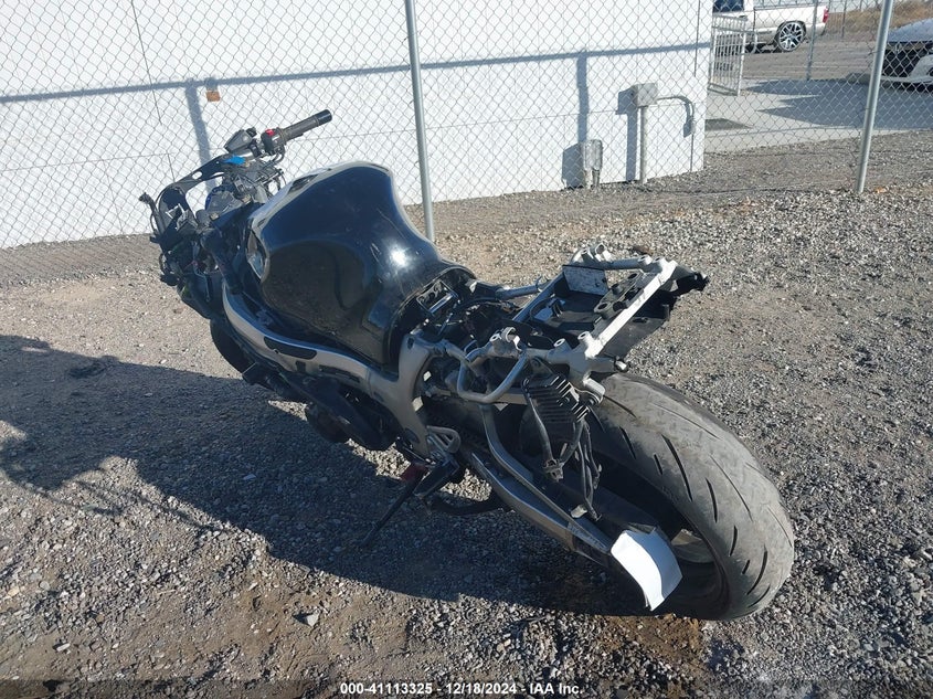 2000 SUZUKI GSX1300 R JS1GW71A9Y2107250