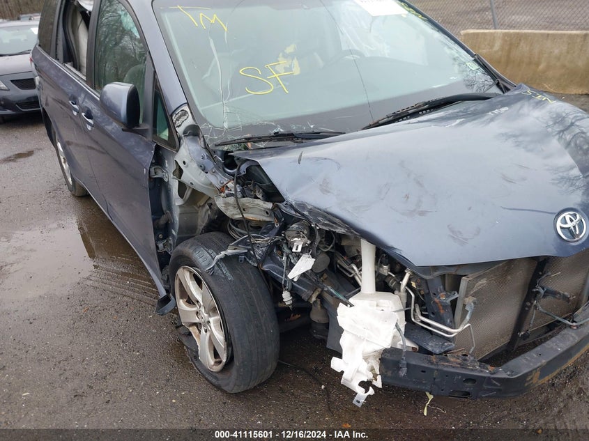 2015 Toyota Sienna Le 8 Passenger VIN: 5TDKK3DC4FS645829 Lot: 41115601