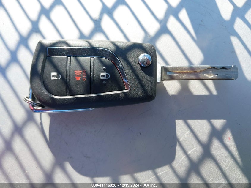 2019 TOYOTA RAV4 LE - JTMH1RFV8KD009161