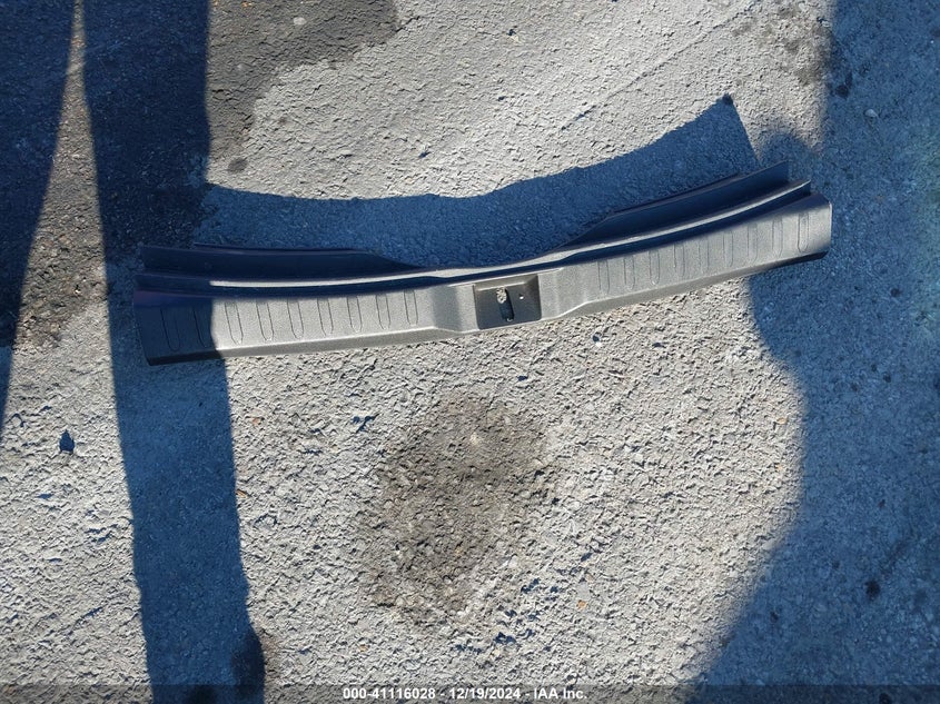 2019 TOYOTA RAV4 LE - JTMH1RFV8KD009161