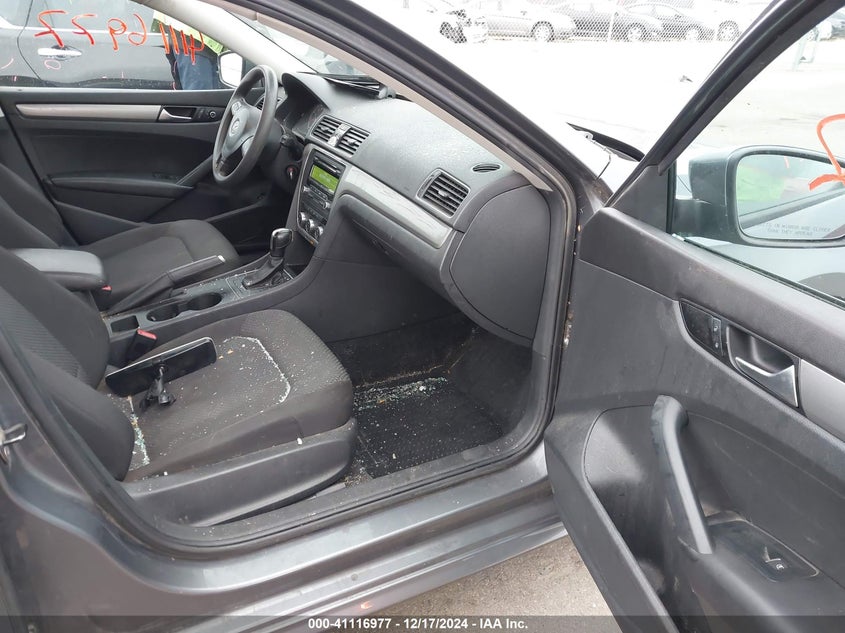 2012 VOLKSWAGEN PASSAT VIN: 1VWAH7A35CC111044