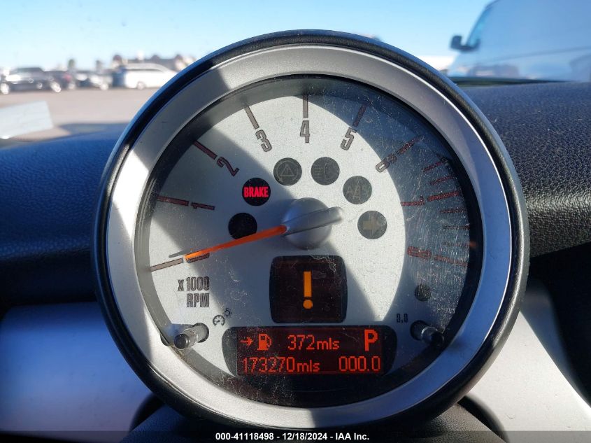 2007 MINI COOPER VIN: WMWMF33557TT57821