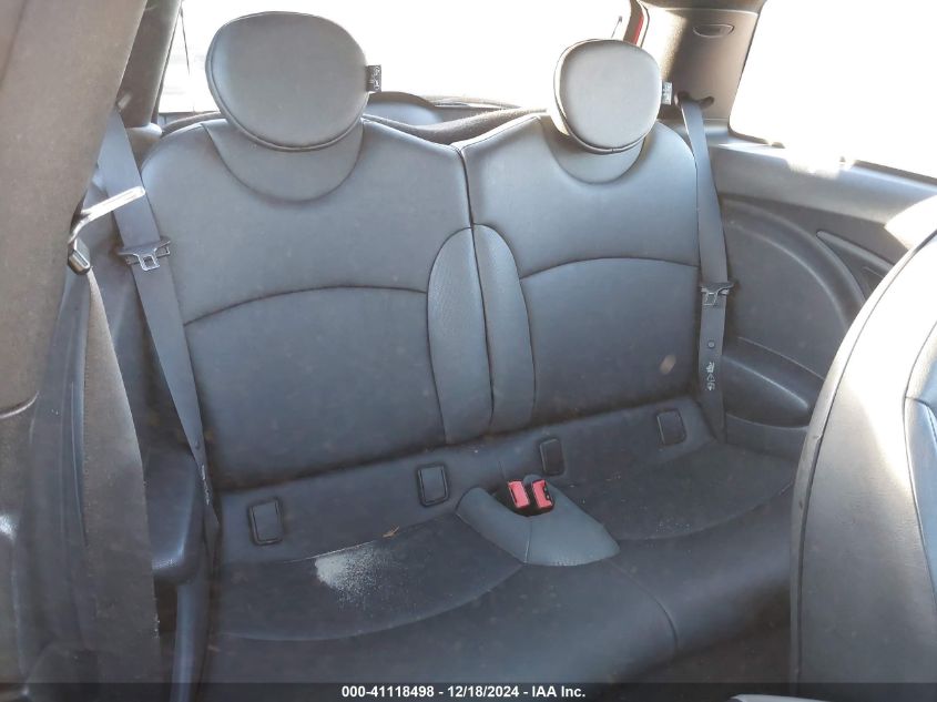 2007 MINI COOPER VIN: WMWMF33557TT57821