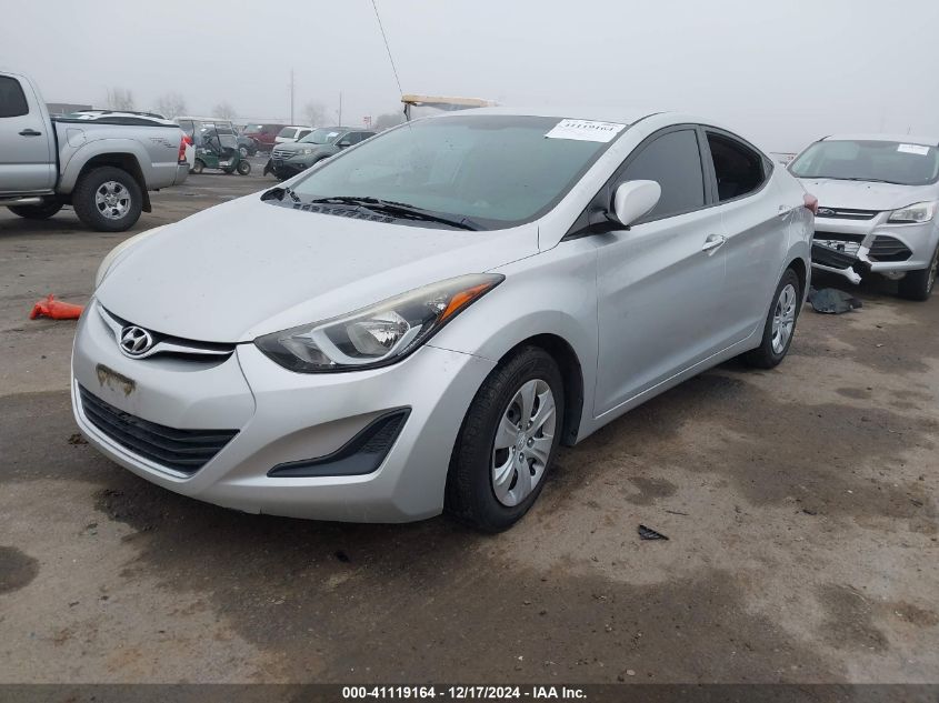 VIN 5NPDH4AE4GH709698 2016 Hyundai Elantra, SE no.2