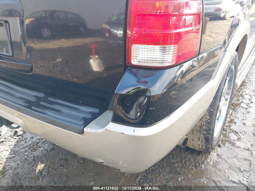 2005 Ford Expedition Eddie Bauer/King Ranch VIN: 1FMPU17585LA49135 Lot: 41121522