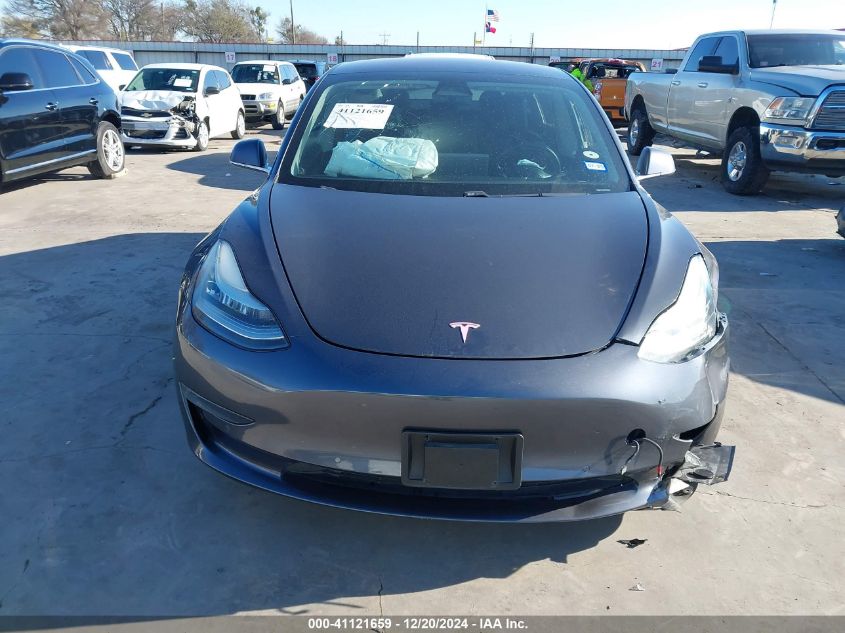 2018 Tesla Model 3 Long Range/Performance VIN: 5YJ3E1EB2JF128922 Lot: 41121659