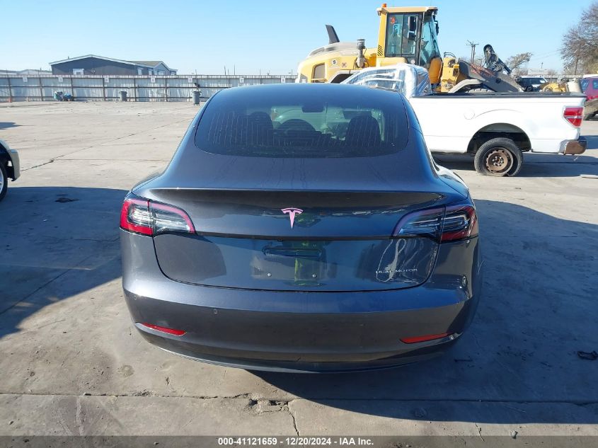 2018 Tesla Model 3 Long Range/Performance VIN: 5YJ3E1EB2JF128922 Lot: 41121659