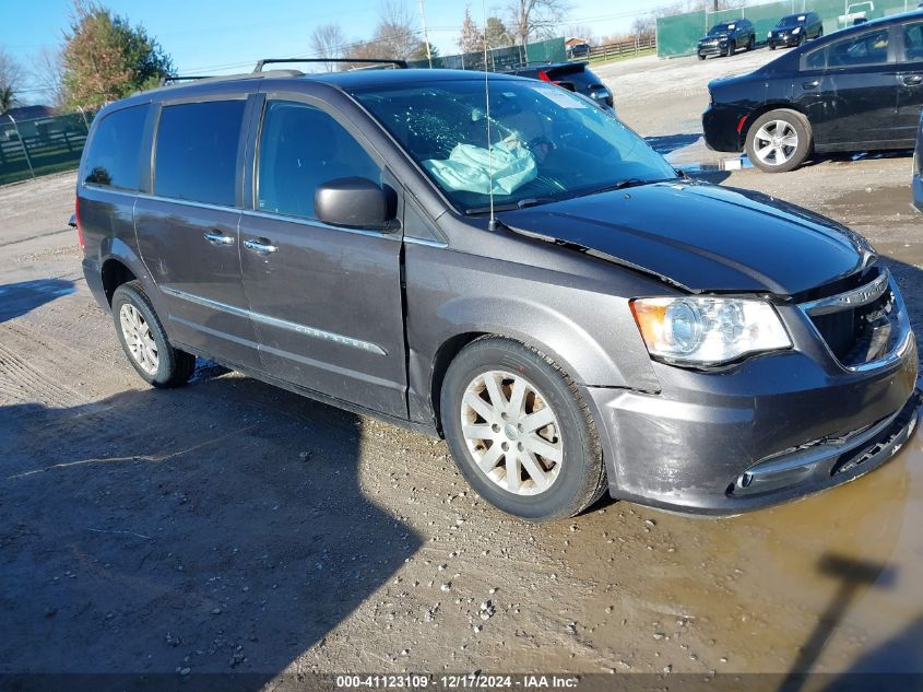 2016 Chrysler Town and Countr...