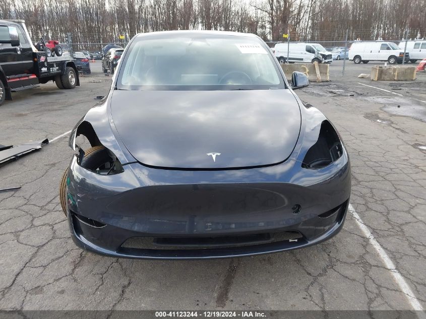 2024 TESLA MODEL Y LONG RANGE DUAL MOTOR ALL-WHEEL DRIVE - 7SAYGDEE2RA233127