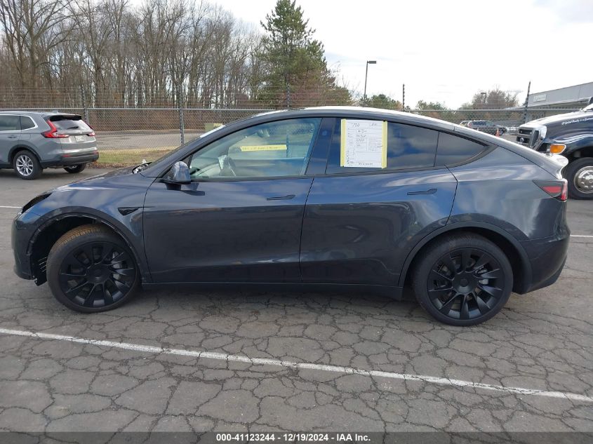 2024 Tesla Model Y Long Range Dual Motor All-Wheel Drive VIN: 7SAYGDEE2RA233127 Lot: 41123244