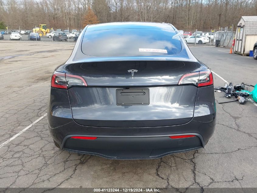 2024 TESLA MODEL Y LONG RANGE DUAL MOTOR ALL-WHEEL DRIVE - 7SAYGDEE2RA233127