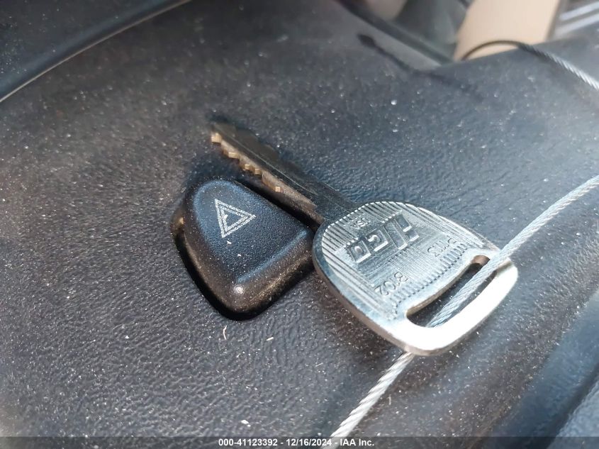 2003 Chevrolet Tahoe Lt VIN: 1GNEC13Z83J214947 Lot: 41123392