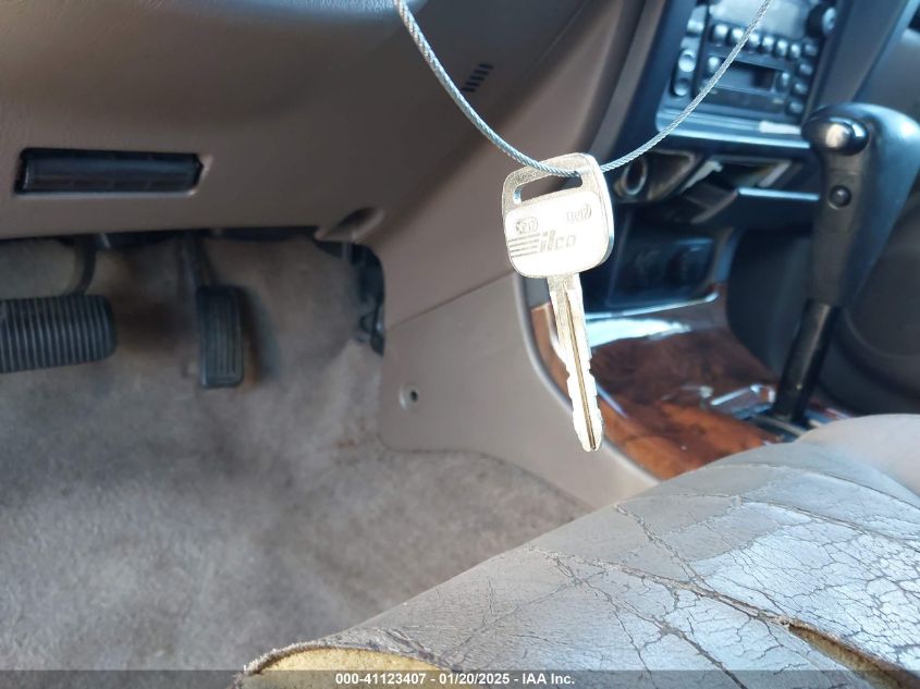 2000 Toyota 4Runner Limited V6 VIN: JT3GN87R5Y0144016 Lot: 41123407