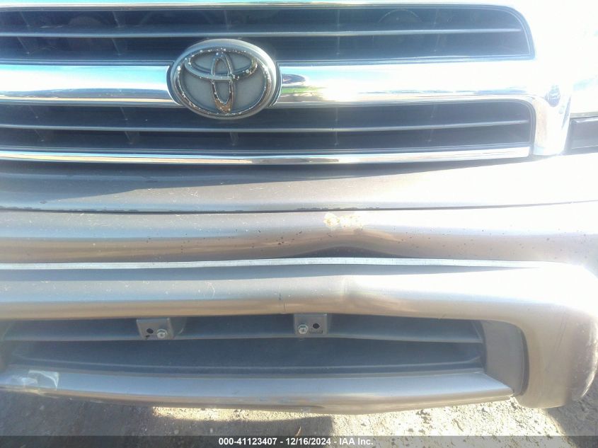 2000 Toyota 4Runner Limited V6 VIN: JT3GN87R5Y0144016 Lot: 41123407