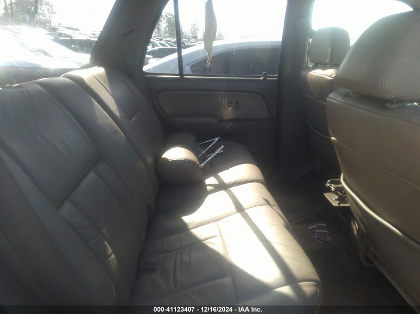 2000 Toyota 4Runner Limited V6 VIN: JT3GN87R5Y0144016 Lot: 41123407