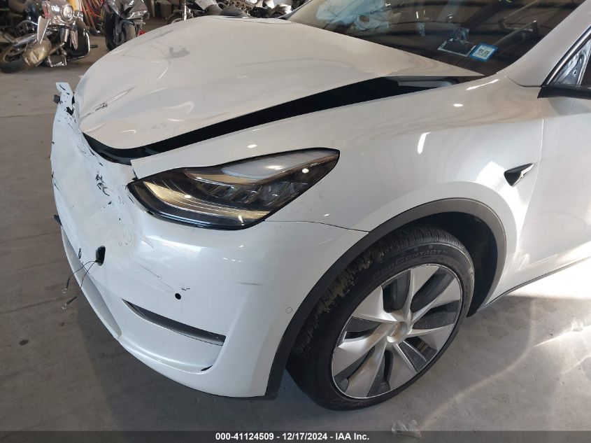 2020 Tesla Model Y Long Range Dual Motor All-Wheel Drive VIN: 5YJYGDEE4LF035284 Lot: 41124509