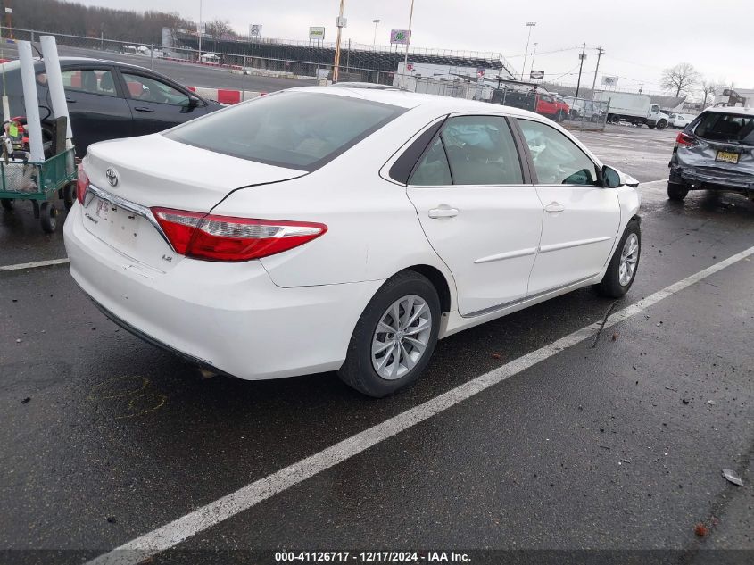 VIN 4T1BF1FK0HU687261 2017 TOYOTA CAMRY no.4