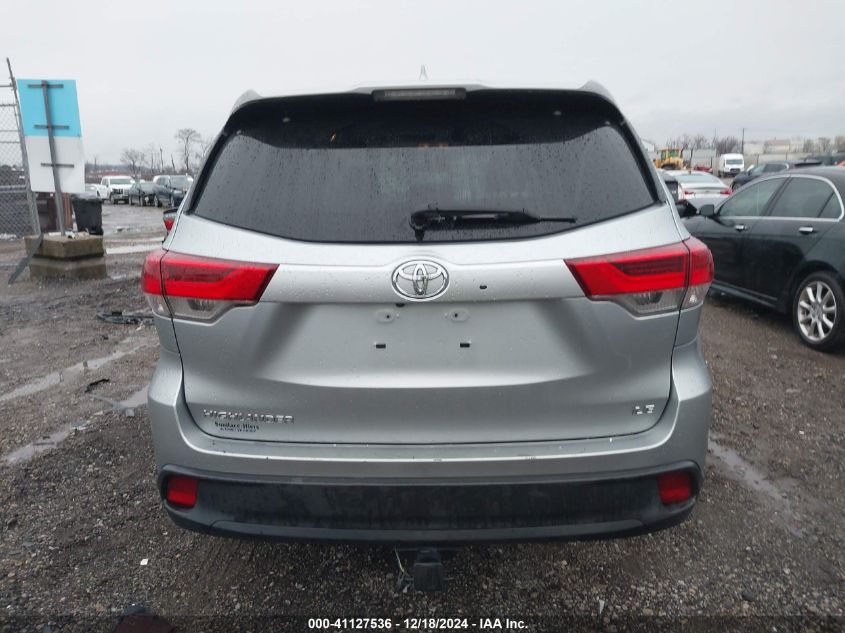 VIN 5TDZZRFH0KS293817 2019 Toyota Highlander, Le Plus no.17