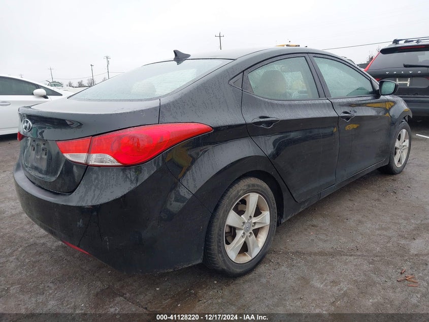 2013 HYUNDAI ELANTRA VIN: KMHDH4AE0DU851916