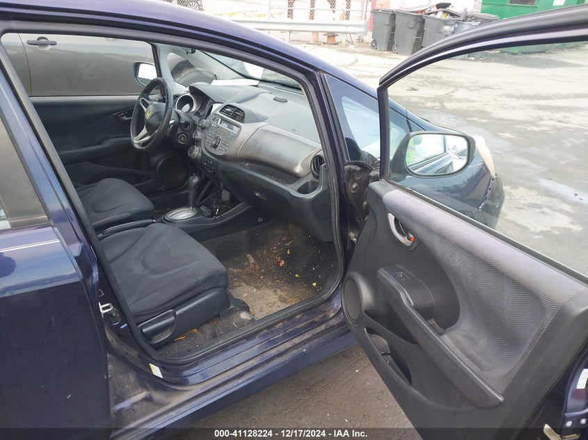 2009 HONDA FIT VIN: JHMGE88489S004612