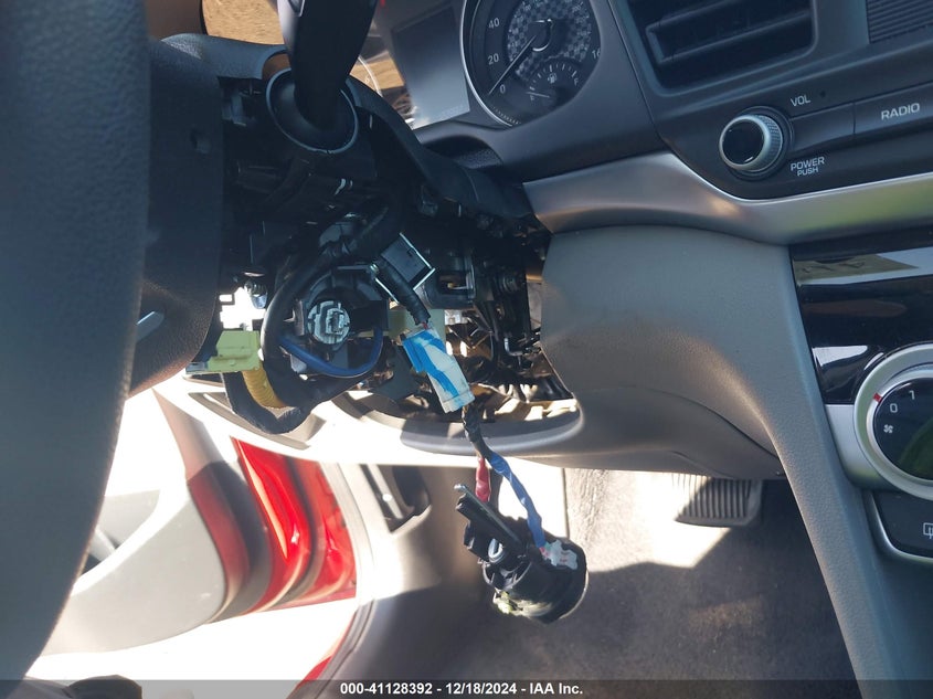 2019 HYUNDAI ELANTRA SE - 5NPD74LF6KH452450