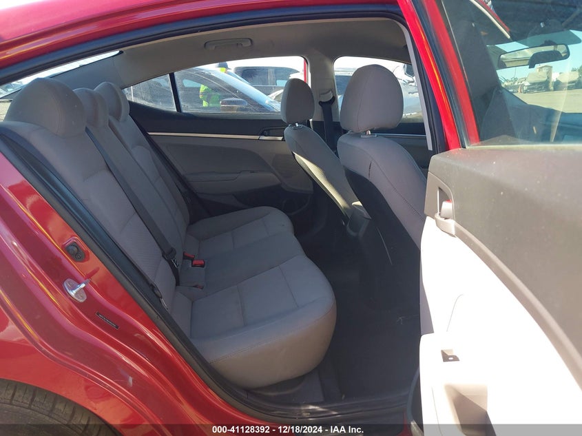 2019 HYUNDAI ELANTRA SE - 5NPD74LF6KH452450