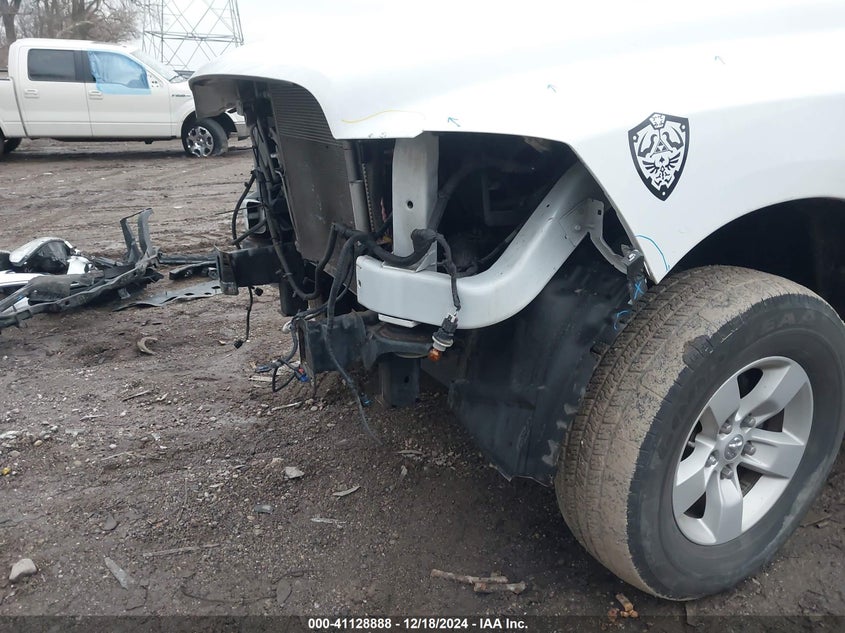 2019 RAM 1500 CLASSIC VIN: 1C6RR7GGXKS582518