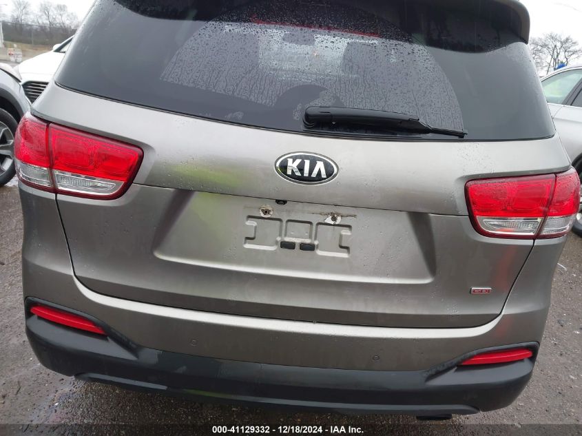 VIN 5XYPGDA36HG318530 2017 KIA Sorento, 2.4L Lx no.17