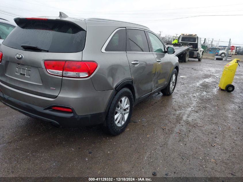 VIN 5XYPGDA36HG318530 2017 KIA Sorento, 2.4L Lx no.4