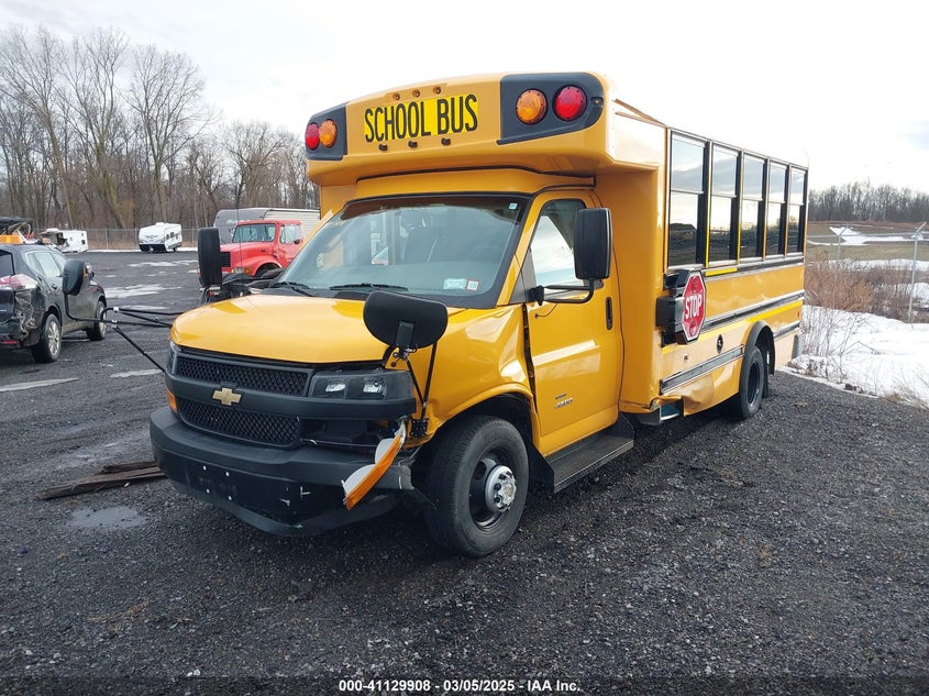 2023 Chevrolet Express Cutaway 4500 Van