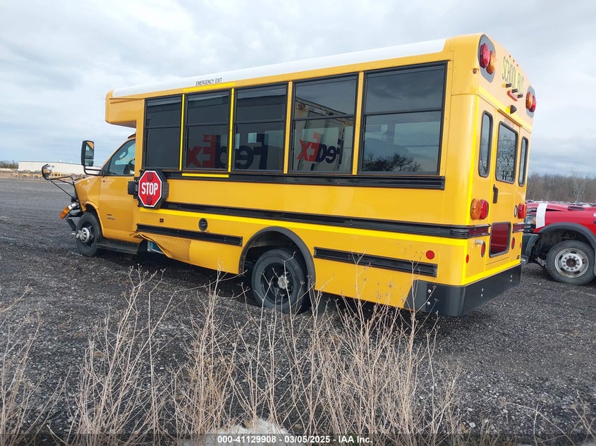 2023 Chevrolet Express Cutaway 4500 Van