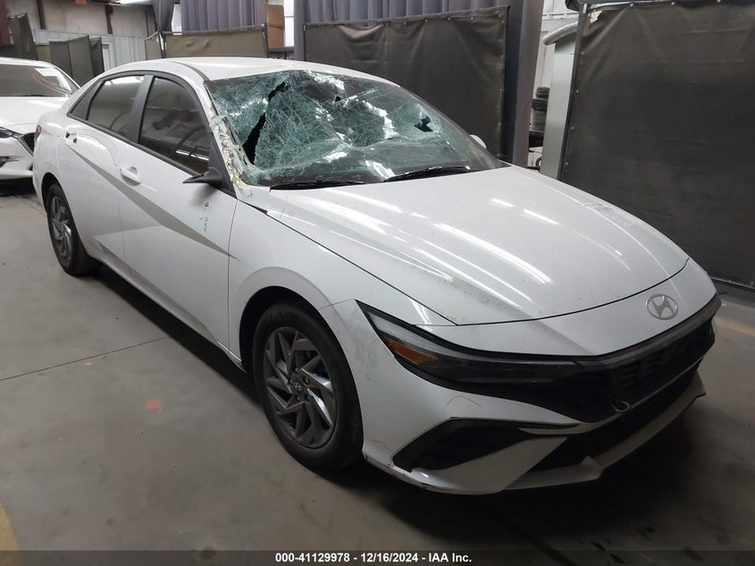 2024 HYUNDAI ELANTRA VIN: KMHLM4DG4RU741270