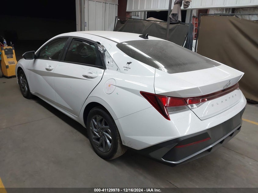 2024 HYUNDAI ELANTRA VIN: KMHLM4DG4RU741270