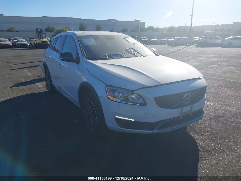 VIN YV440MWK6J2050096 2018 Volvo V60, Cross Country T5 no.14