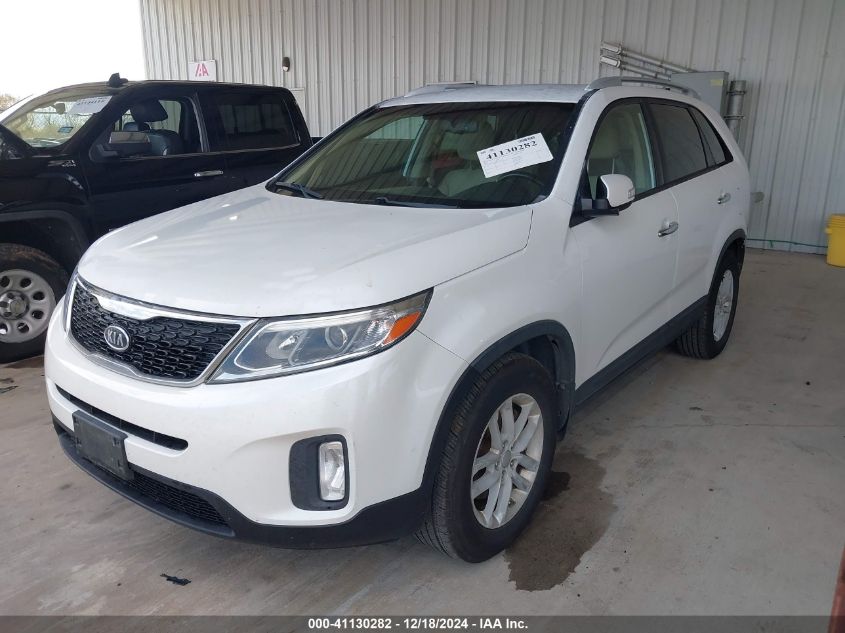 VIN 5XYKT4A67FG562183 2015 KIA Sorento, LX no.2