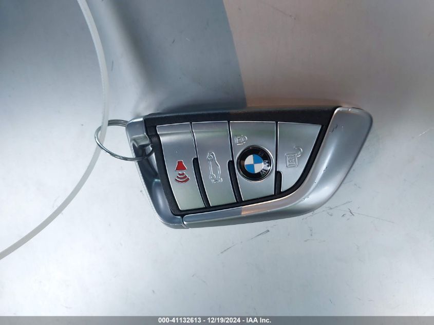 VIN WBAJS7C06LCD54028 2020 BMW M550I no.11