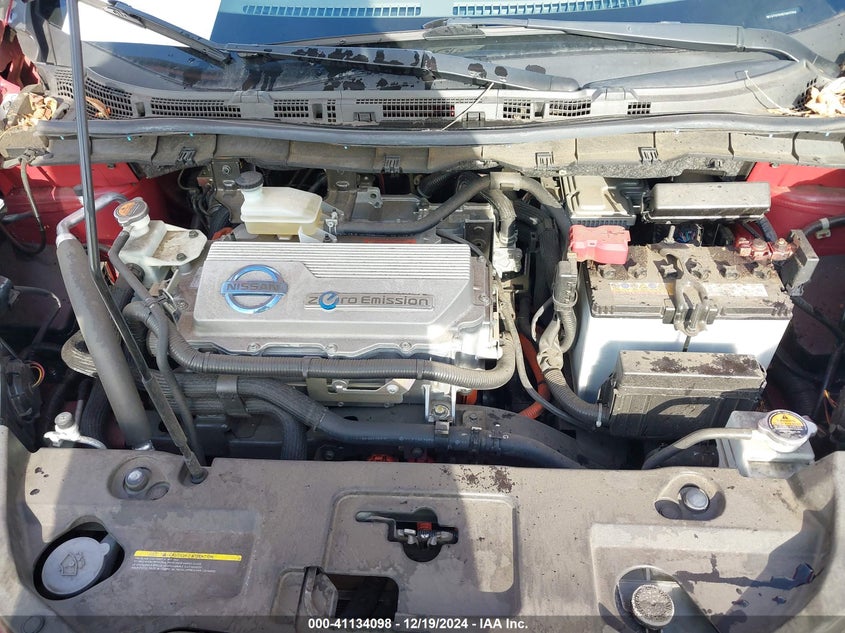 2011 NISSAN LEAF VIN: JN1AZ0CPXBT003706