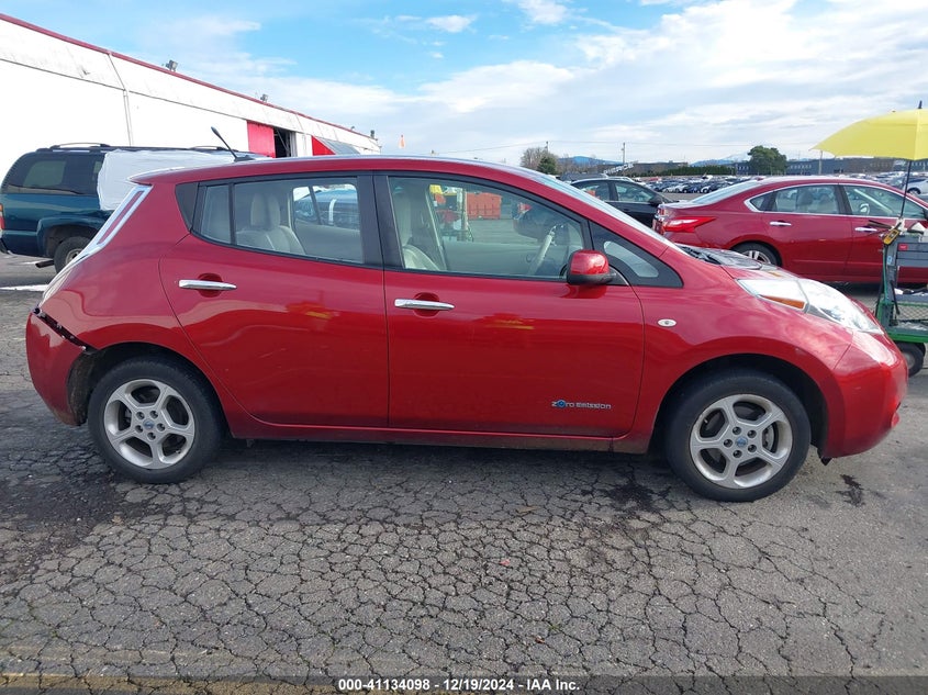 2011 NISSAN LEAF VIN: JN1AZ0CPXBT003706