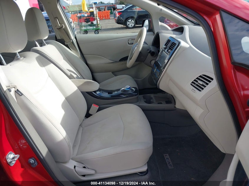 2011 NISSAN LEAF VIN: JN1AZ0CPXBT003706