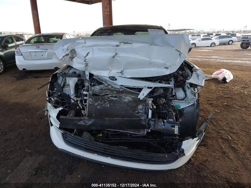 2016 KIA OPTIMA VIN: 5XXGU4L33GG004424