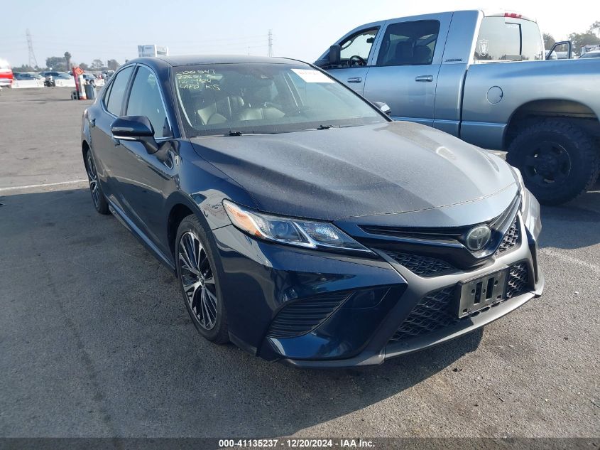 VIN JTNB11HK1J3043579 2018 TOYOTA CAMRY no.1