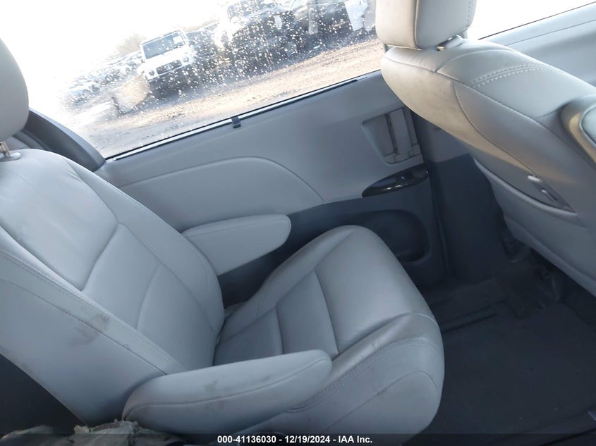2017 TOYOTA SIENNA VIN: 5TDDZ3DC3HS171329