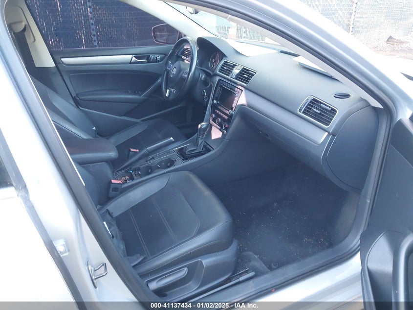 2014 VOLKSWAGEN PASSAT VIN: 1VWBT7A38EC038418