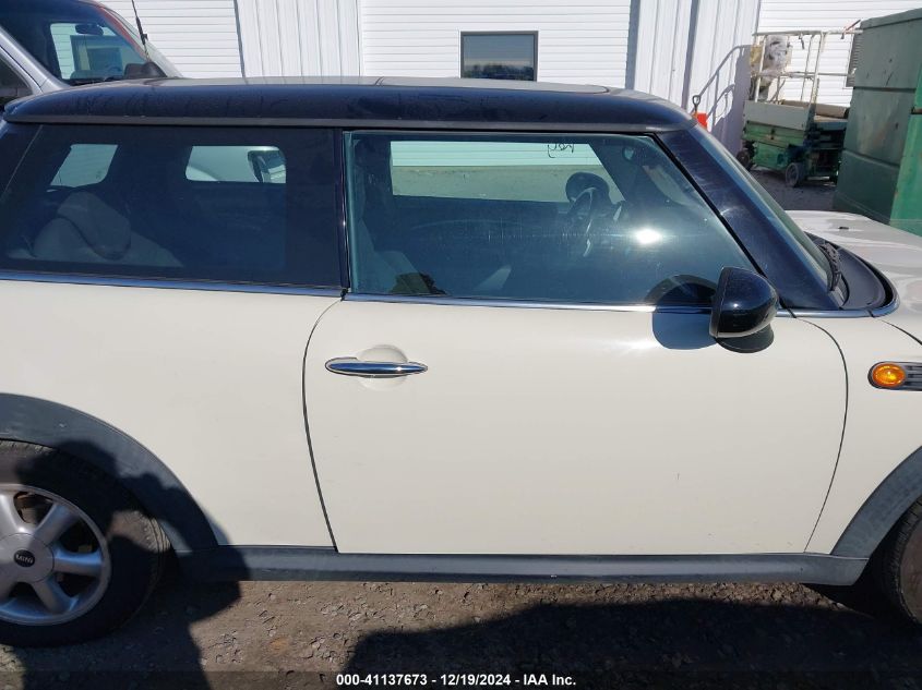 2008 Mini Cooper VIN: WMWMF33518TT63536 Lot: 41137673