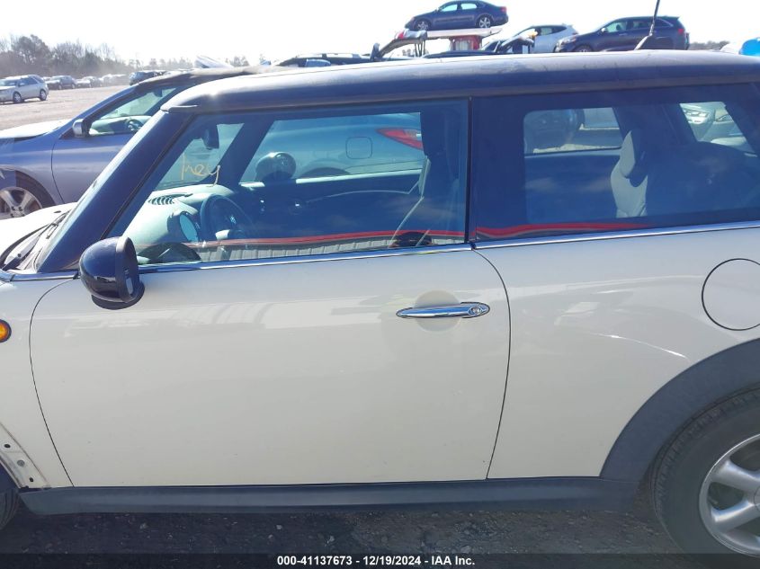 2008 Mini Cooper VIN: WMWMF33518TT63536 Lot: 41137673