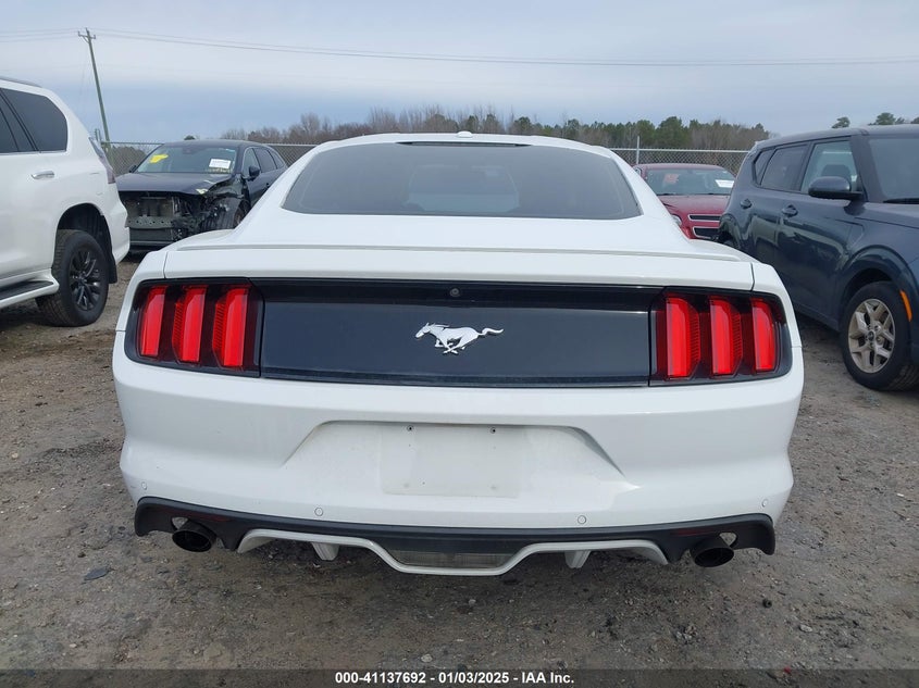 FORD MUSTANG - zdjęcie 17