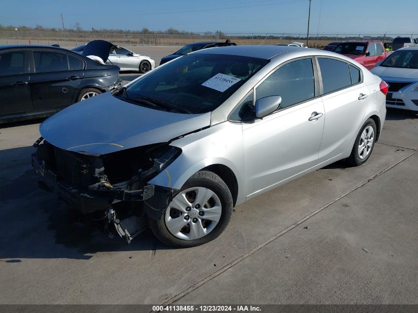 VIN KNAFK4A65G5535656 2016 KIA FORTE no.2