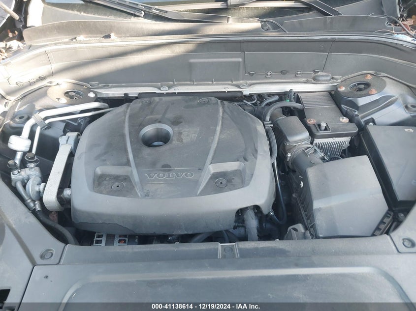 2016 VOLVO XC90 T6 MOMENTUM - YV4A22PK2G1044794