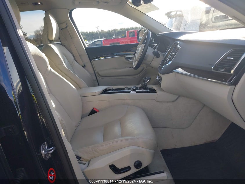 2016 VOLVO XC90 T6 MOMENTUM - YV4A22PK2G1044794